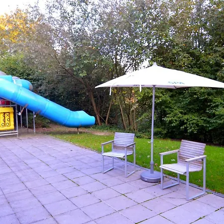 Holiday Balmoral 20 *